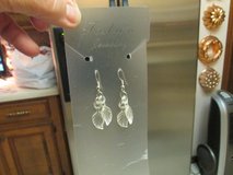 "Leaf" Design Dangling Earrings -- New w/Tag in Luke AFB, Arizona